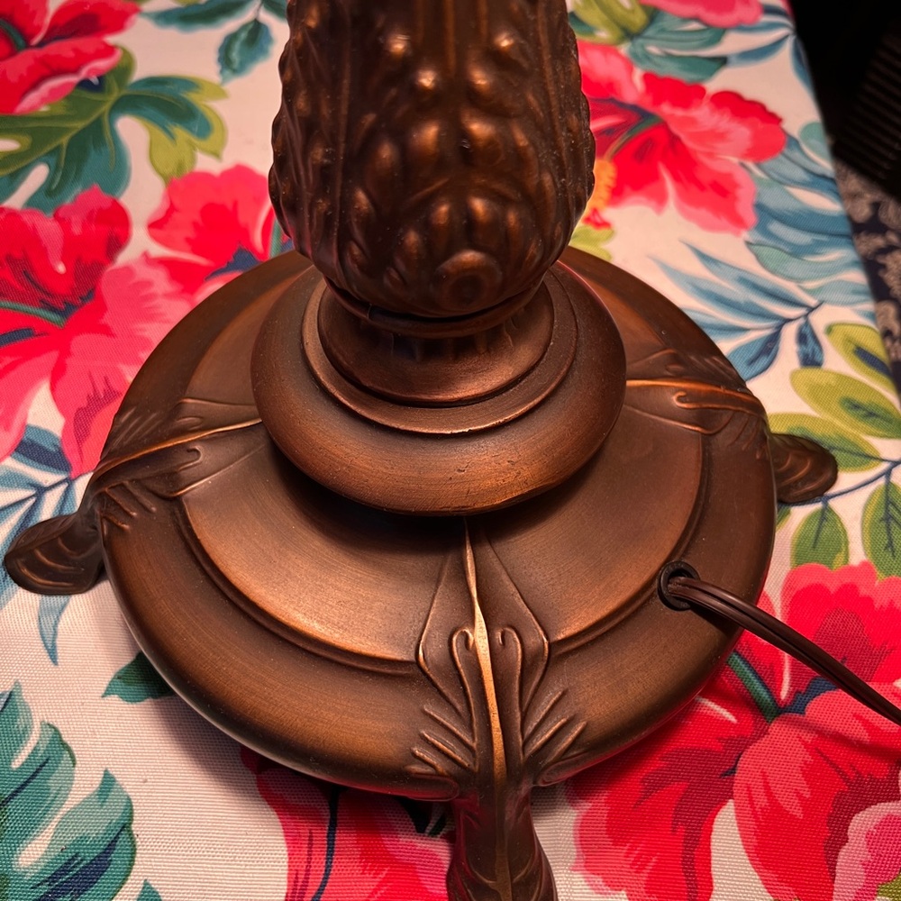 Dale Tiffany Stained Glass Butterfly and Floral Table Lamp - Picture 10 of 11